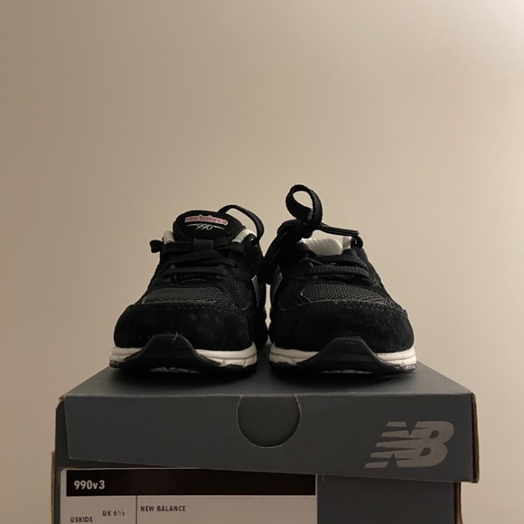 (No offers pls) Toddler New Balance 990v3 - Picture 2 of 6